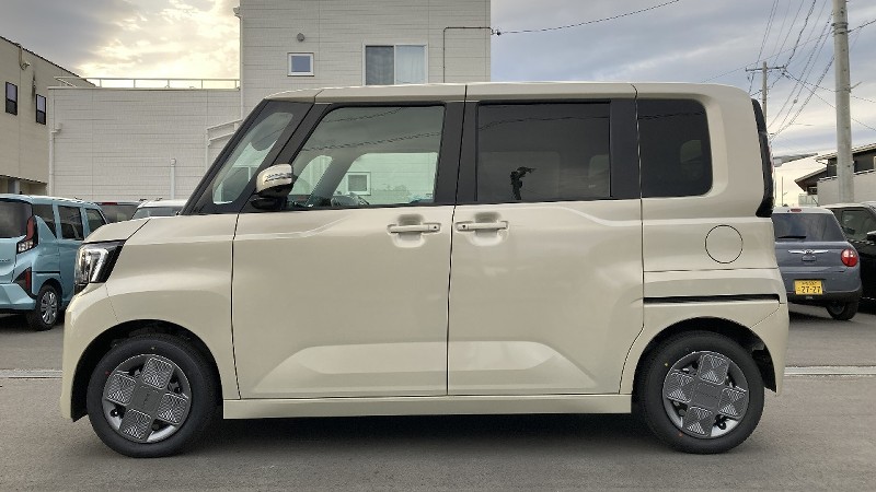 ニッサン ルークス【新型】4枚目