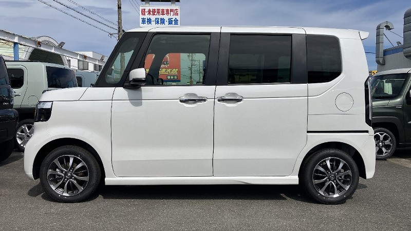 ホンダ N-BOXカスタム4枚目