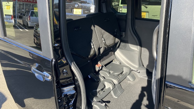 ホンダ N-BOXカスタム12枚目