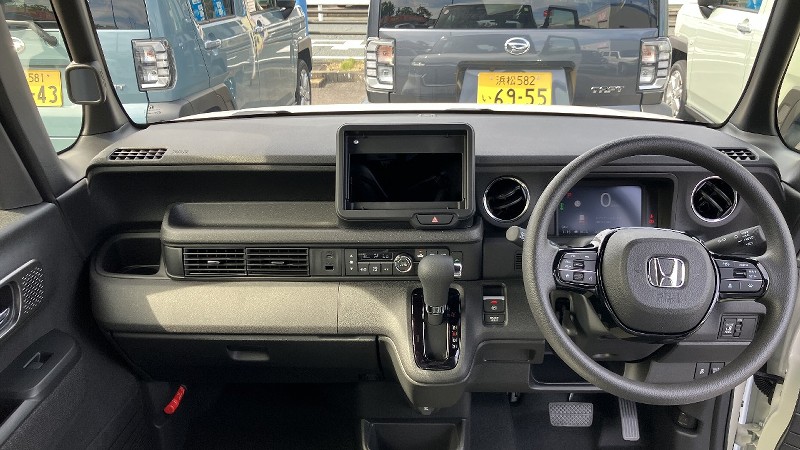 ホンダ N-BOXカスタム13枚目