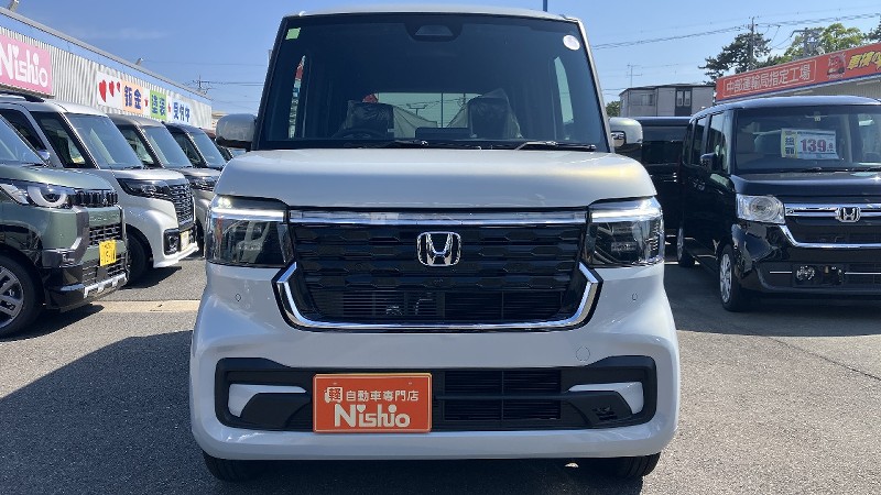 ホンダ N-BOXカスタム2枚目