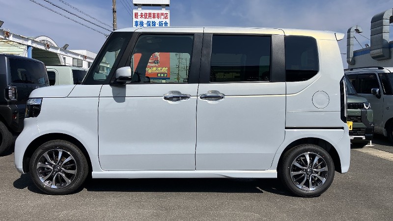 ホンダ N-BOXカスタム4枚目