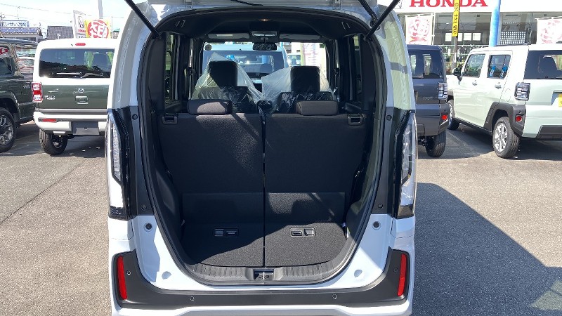 ホンダ N-BOXカスタム9枚目