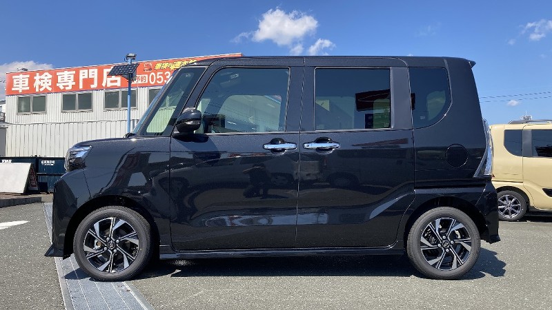 ダイハツ タントカスタム4枚目