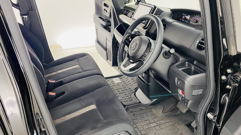 ホンダ N-BOXカスタム15枚目