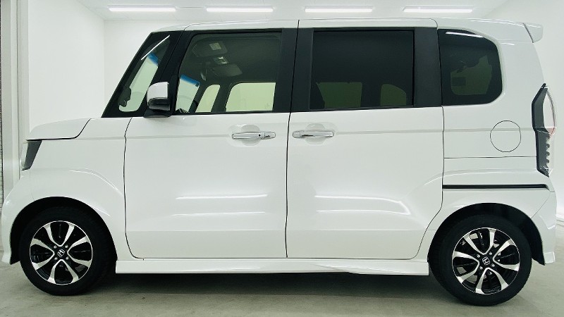 ホンダ N-BOXカスタム2枚目