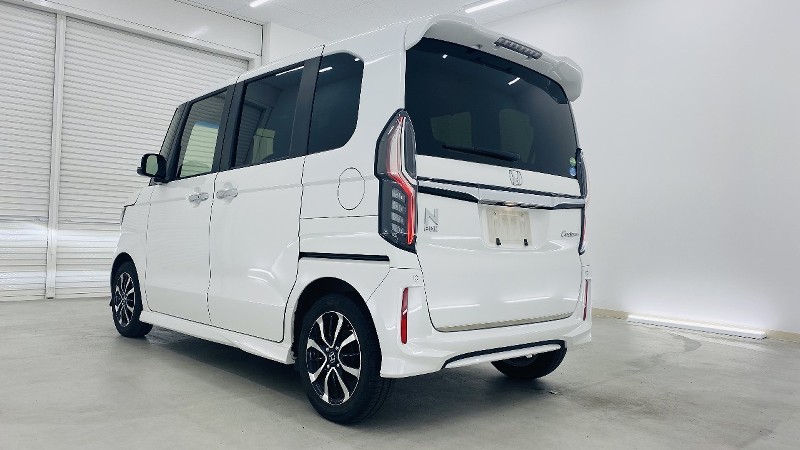 ホンダ N-BOXカスタム3枚目