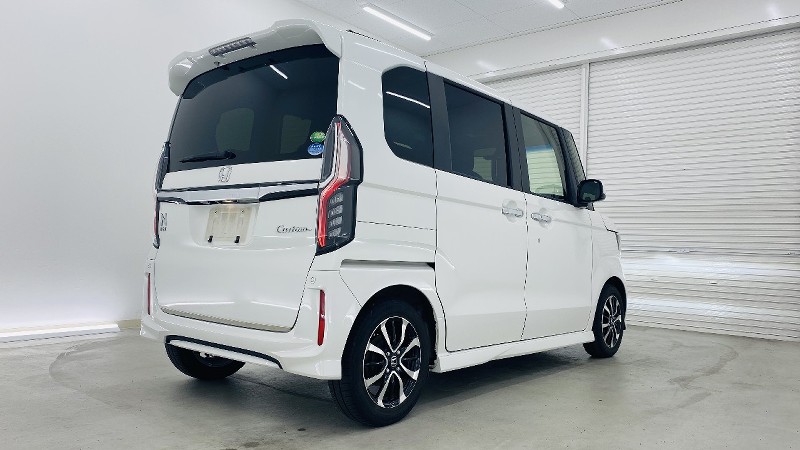 ホンダ N-BOXカスタム4枚目