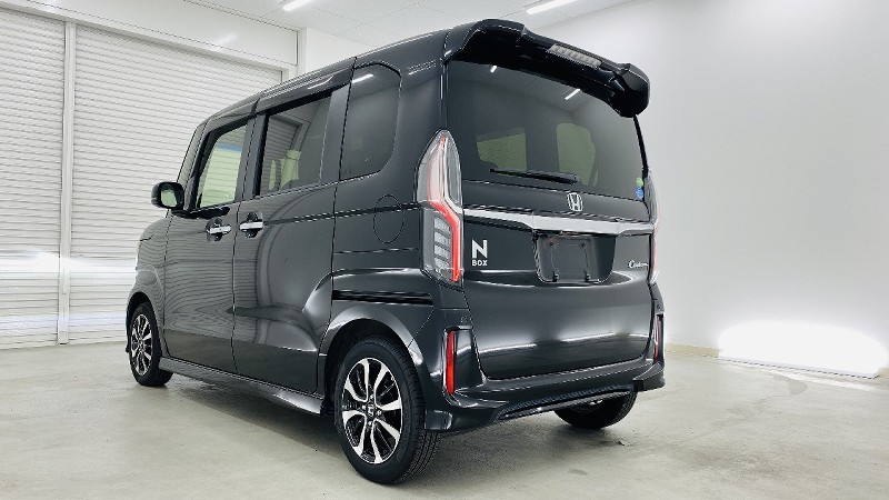 ホンダ N-BOXカスタム3枚目