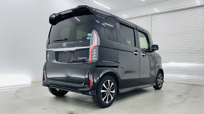 ホンダ N-BOXカスタム4枚目